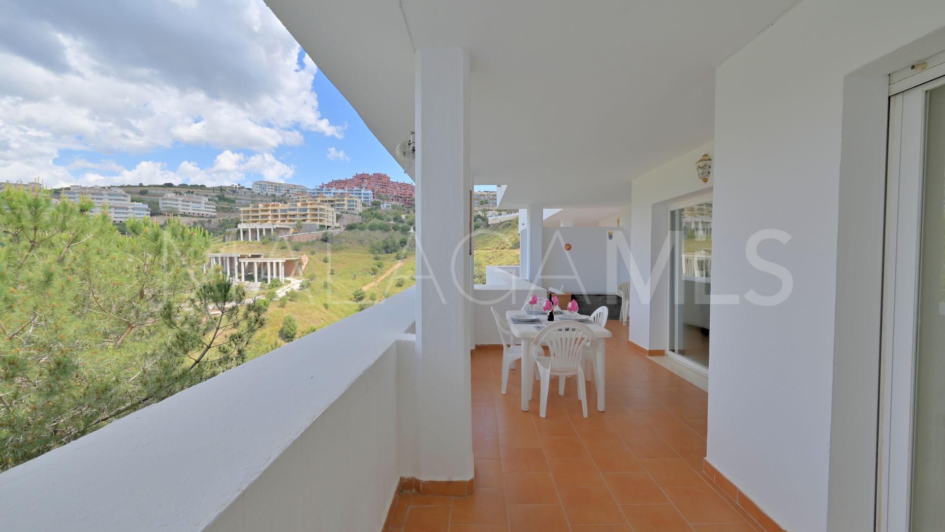 Se vende apartamento in Calahonda with 2 bedrooms