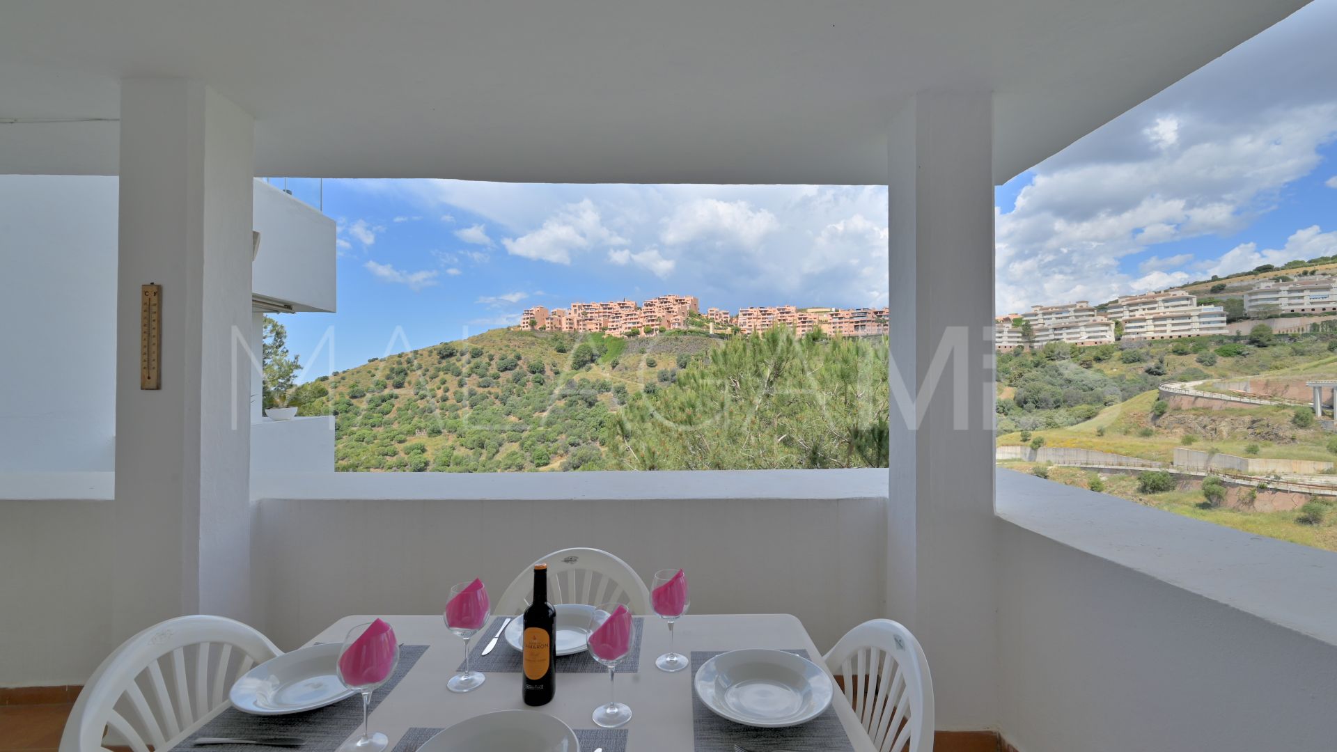 Se vende apartamento in Calahonda with 2 bedrooms