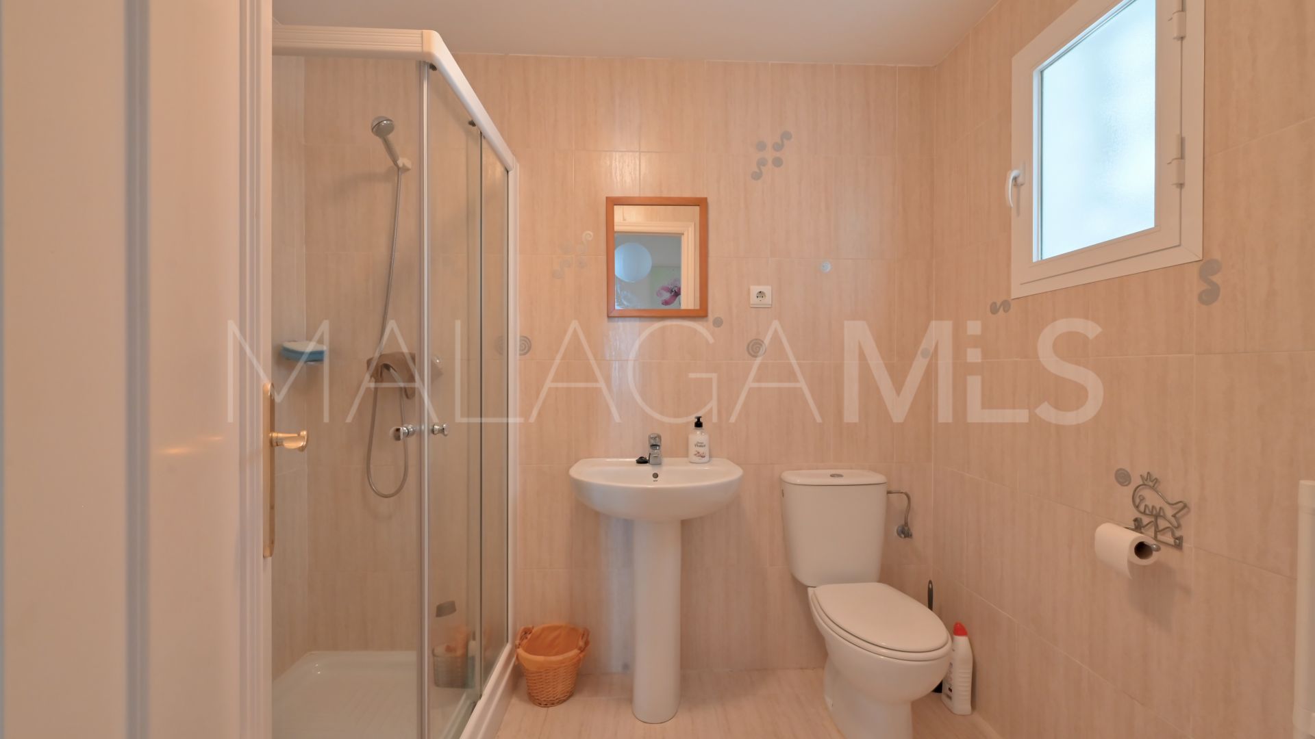 Se vende apartamento in Calahonda with 2 bedrooms