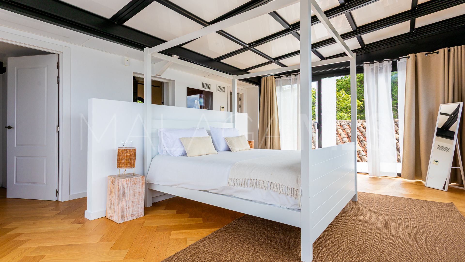 For sale villa in Hacienda las Chapas