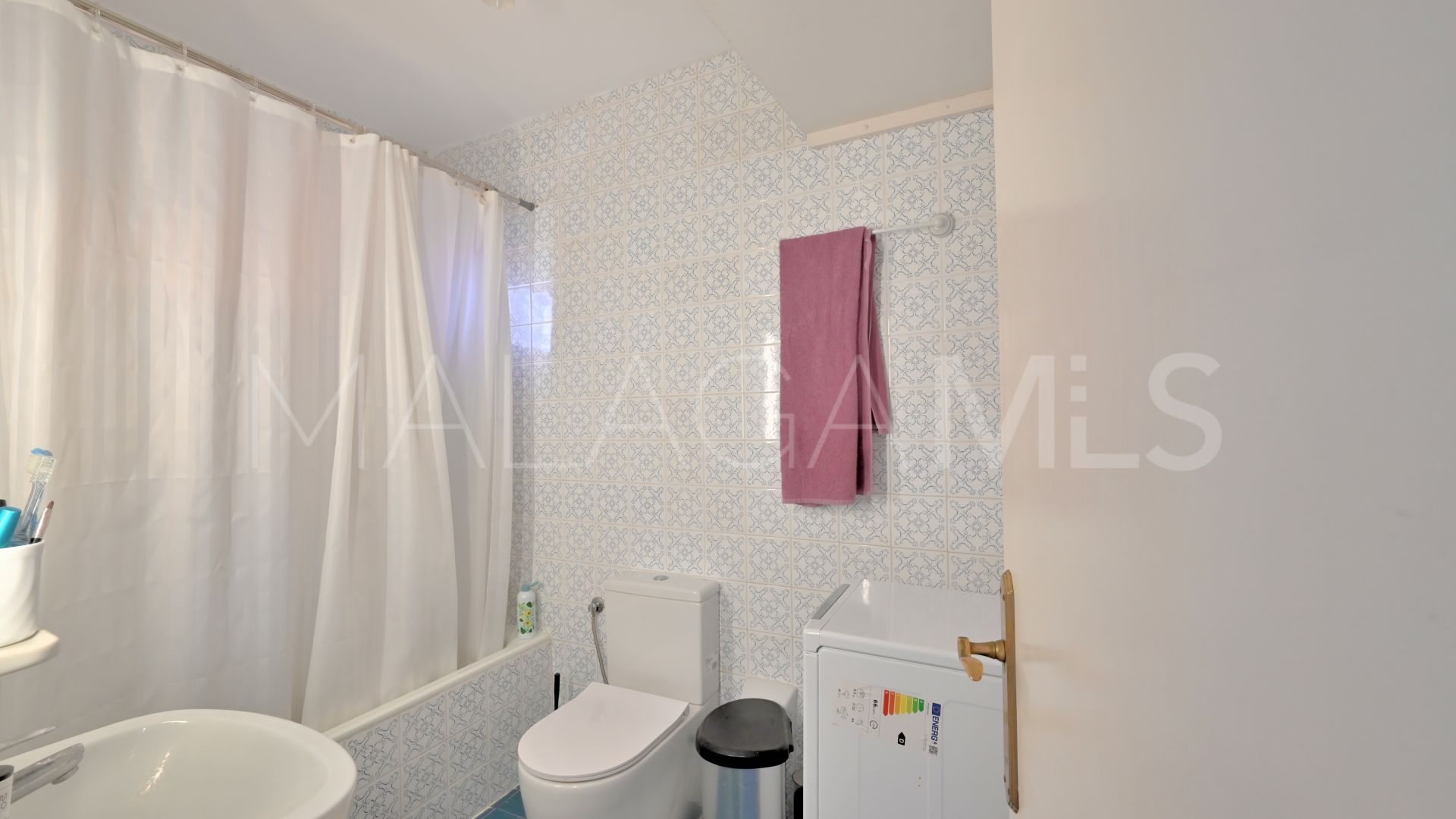 Studio for sale in Calypso