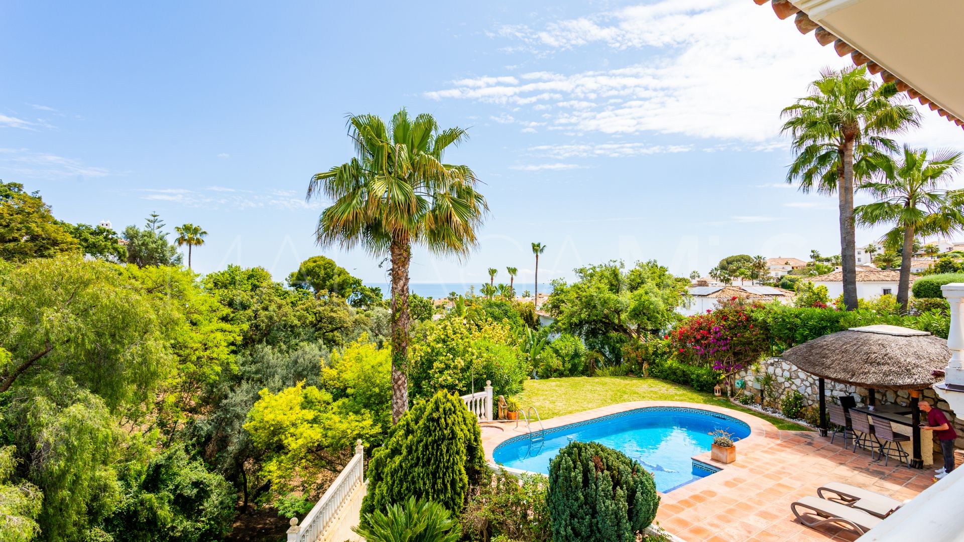 Villa a la venta in Calahonda with 4 bedrooms