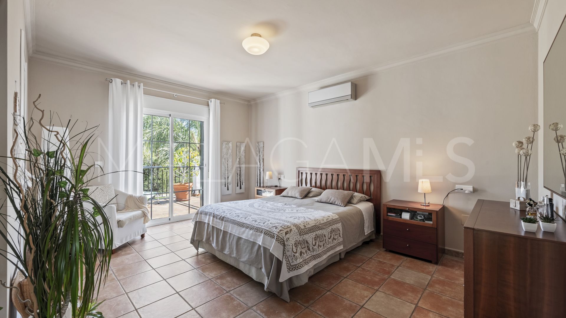 Villa for sale in Montealto