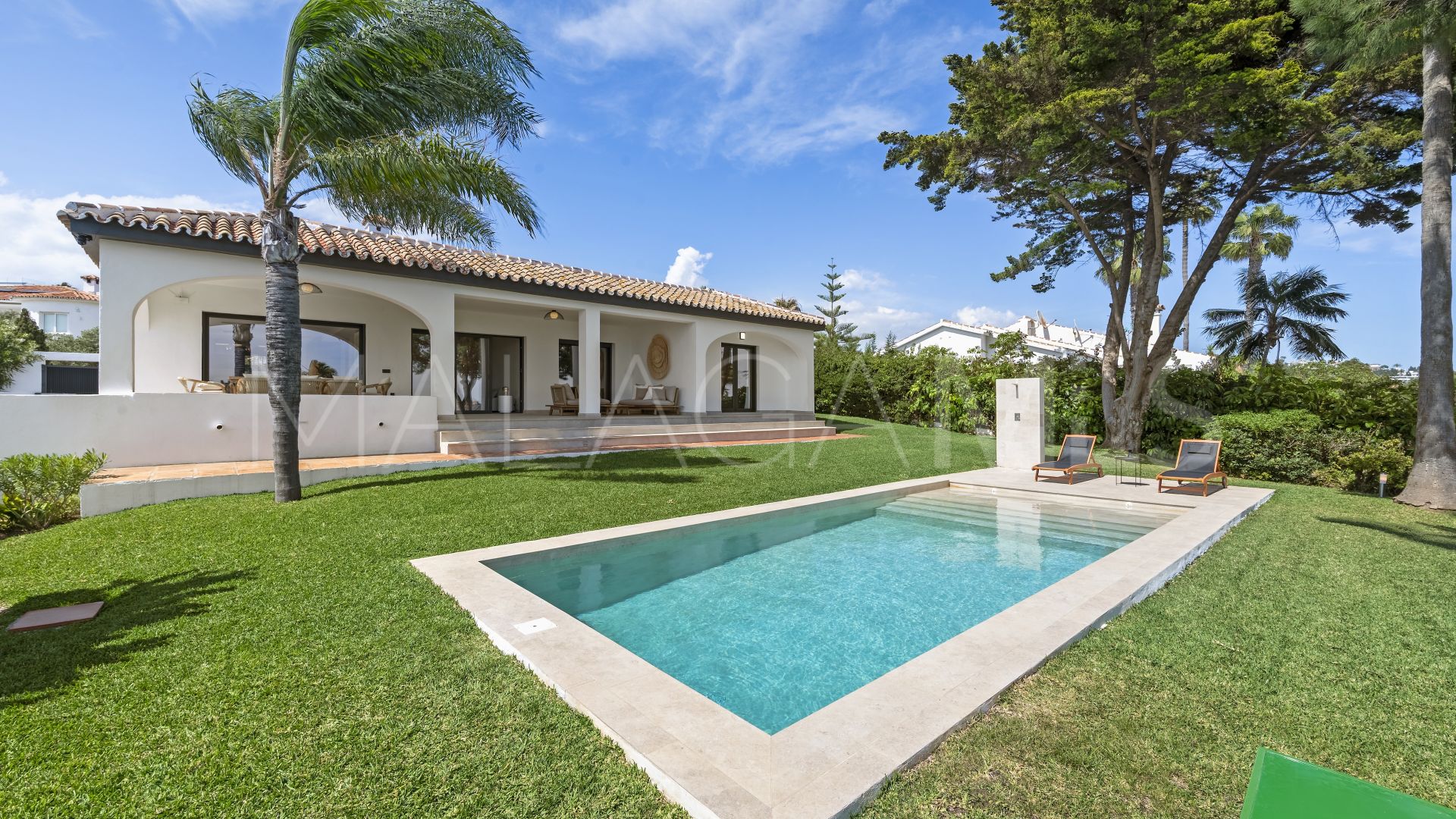 Villa for sale in El Chaparral