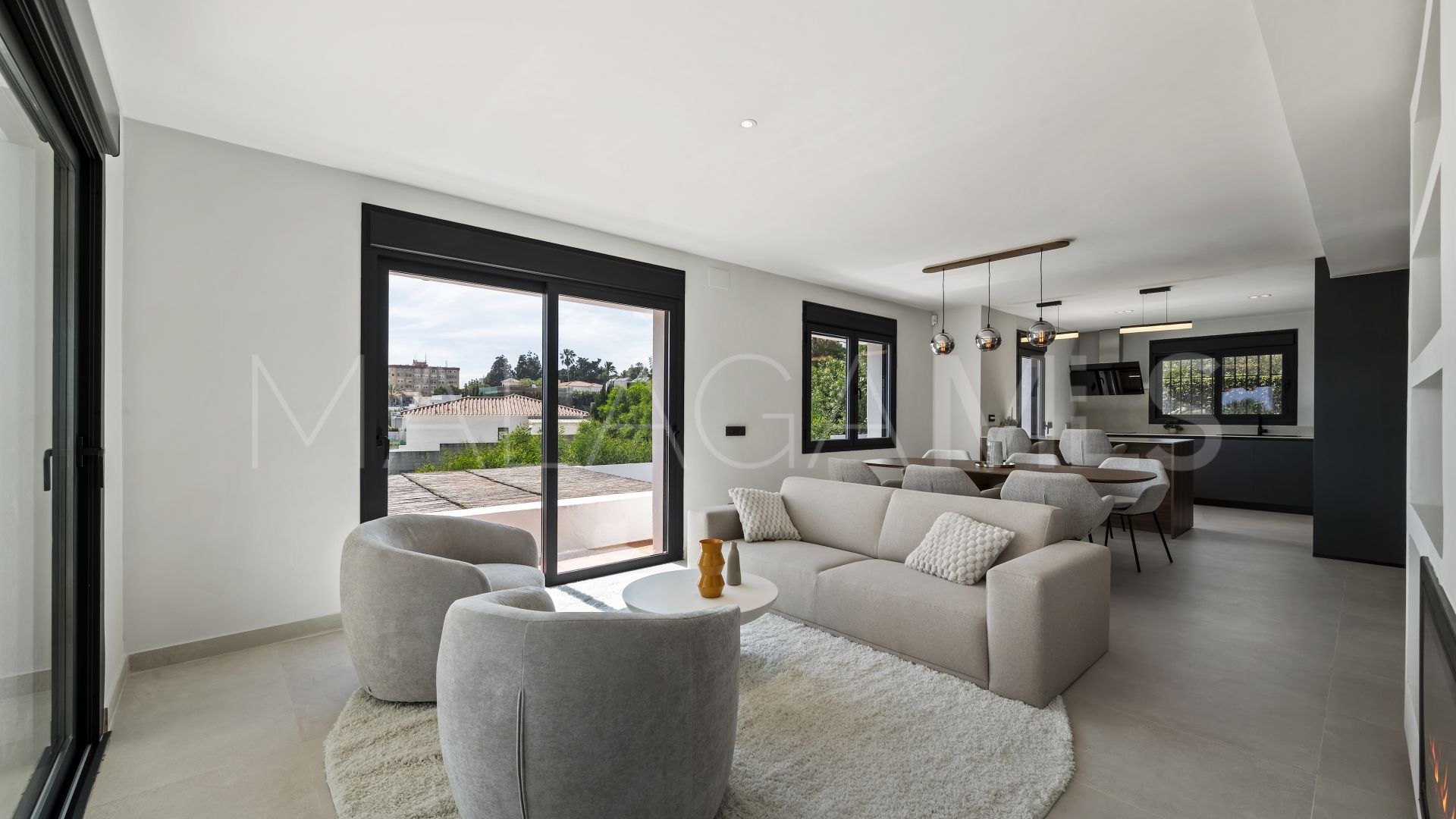 Villa for sale in El Chaparral