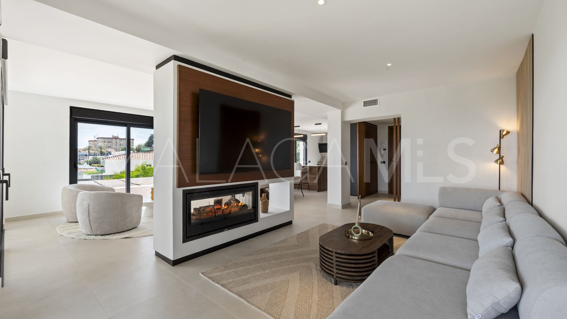 Villa for sale in El Chaparral