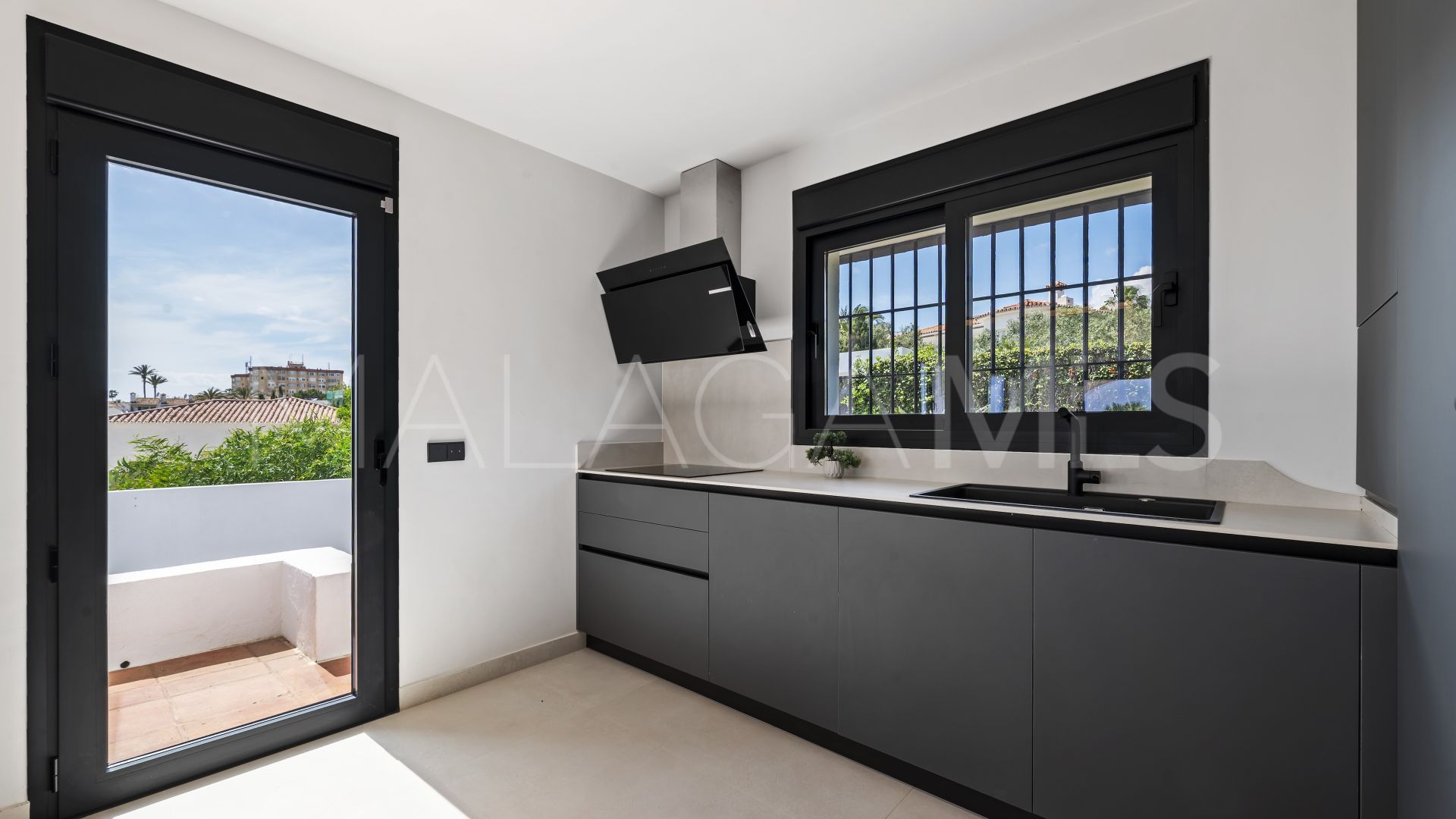 Villa for sale in El Chaparral