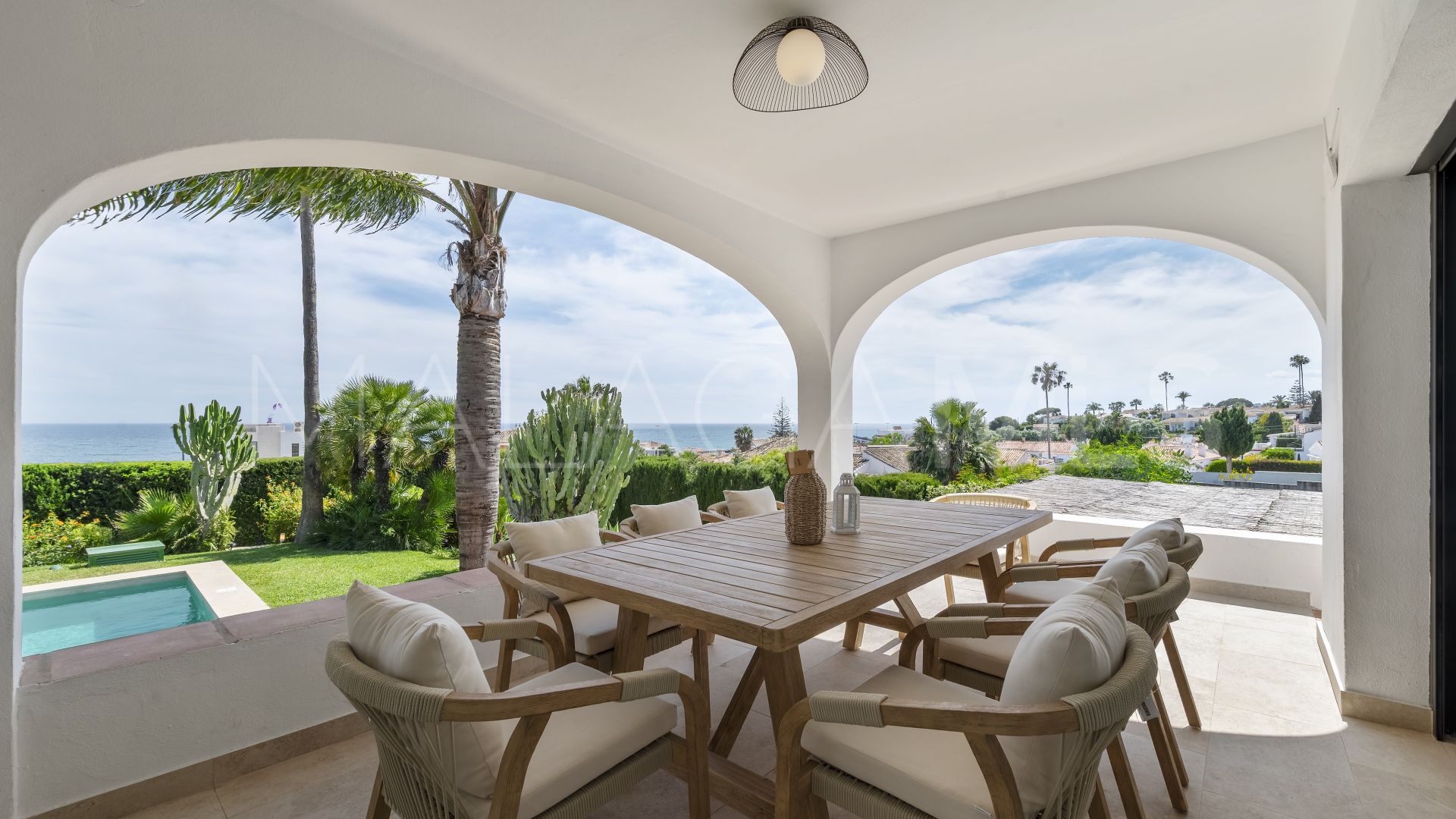 Villa for sale in El Chaparral