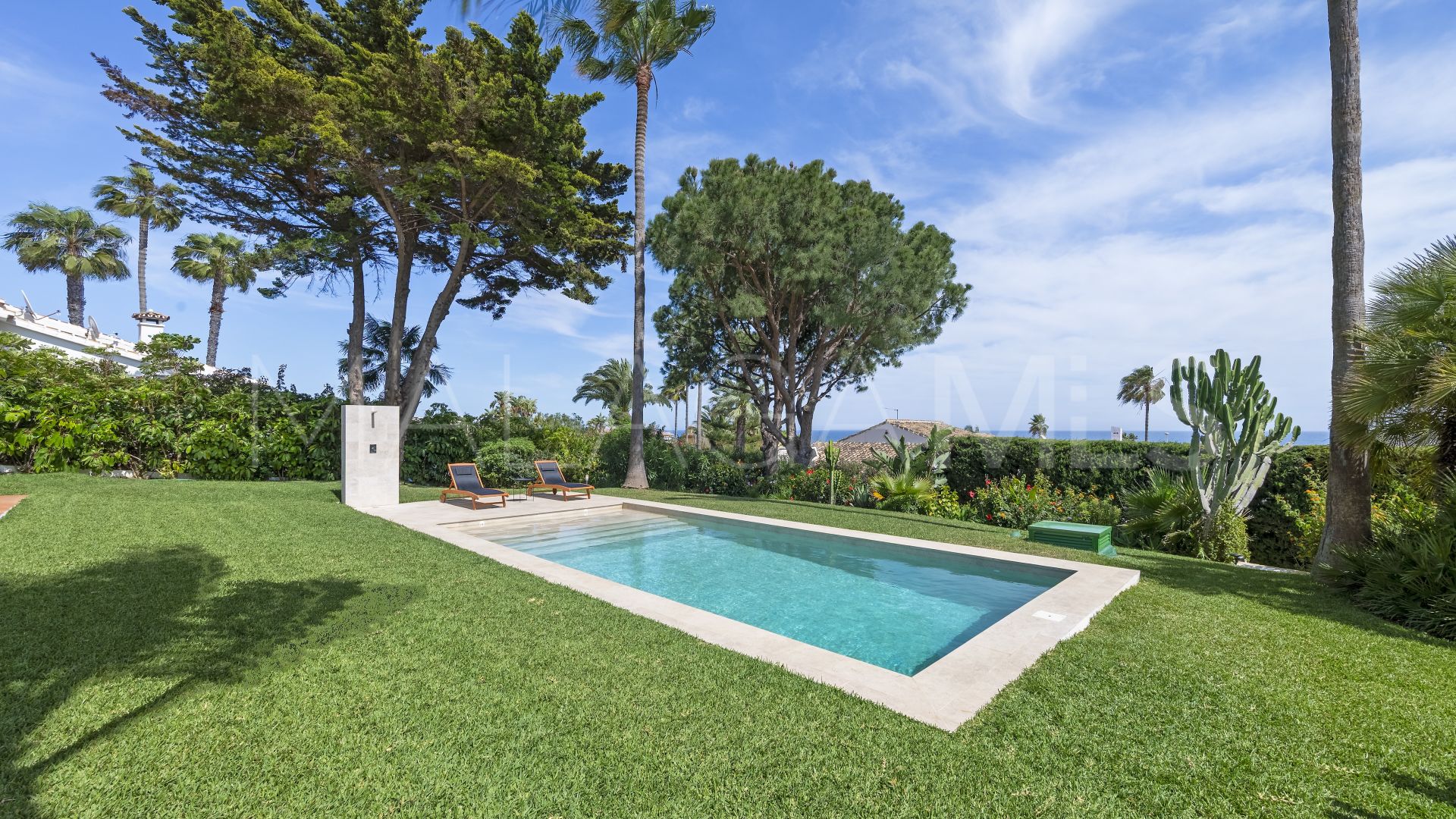 Villa for sale in El Chaparral