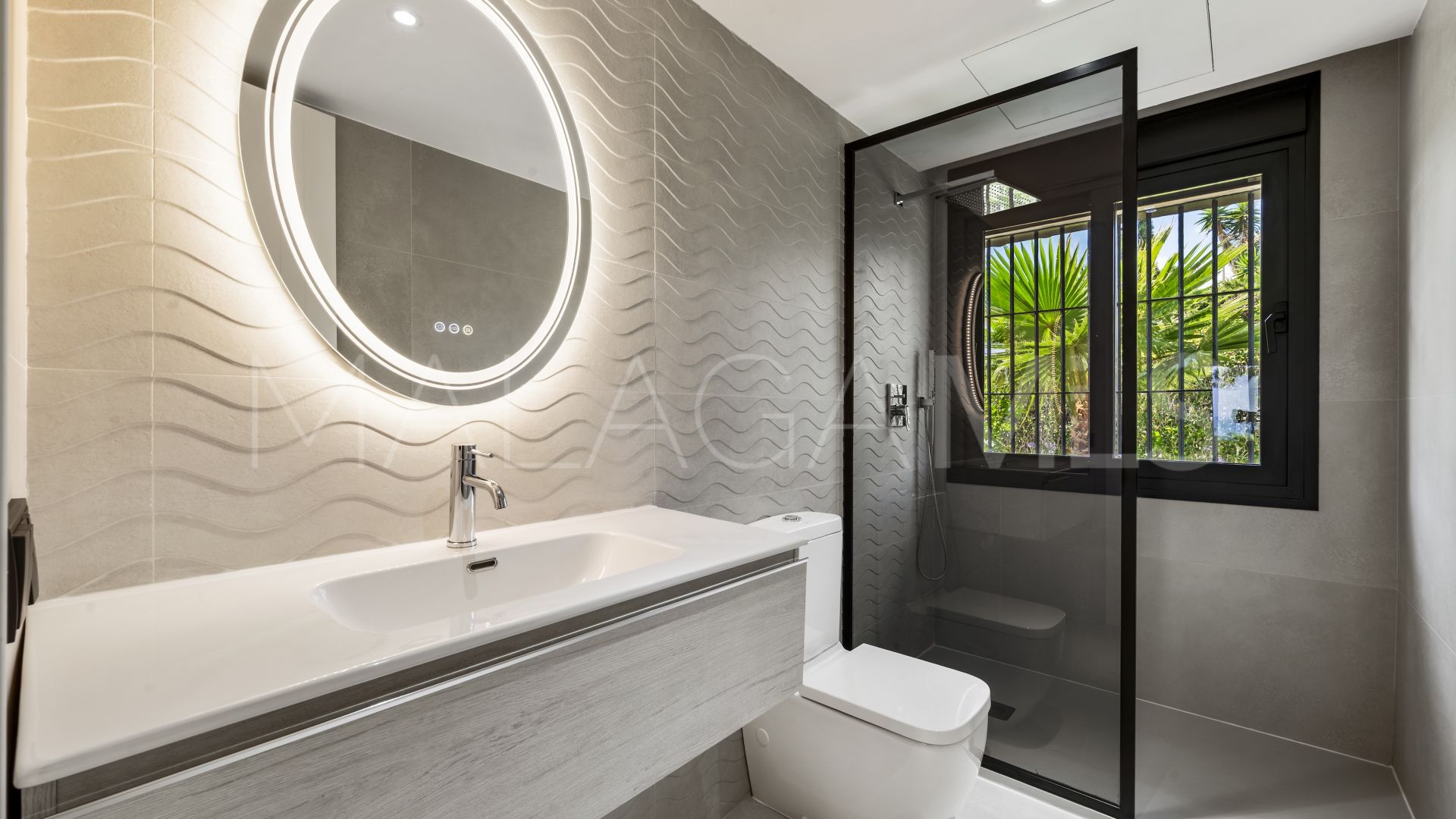 Villa for sale in El Chaparral