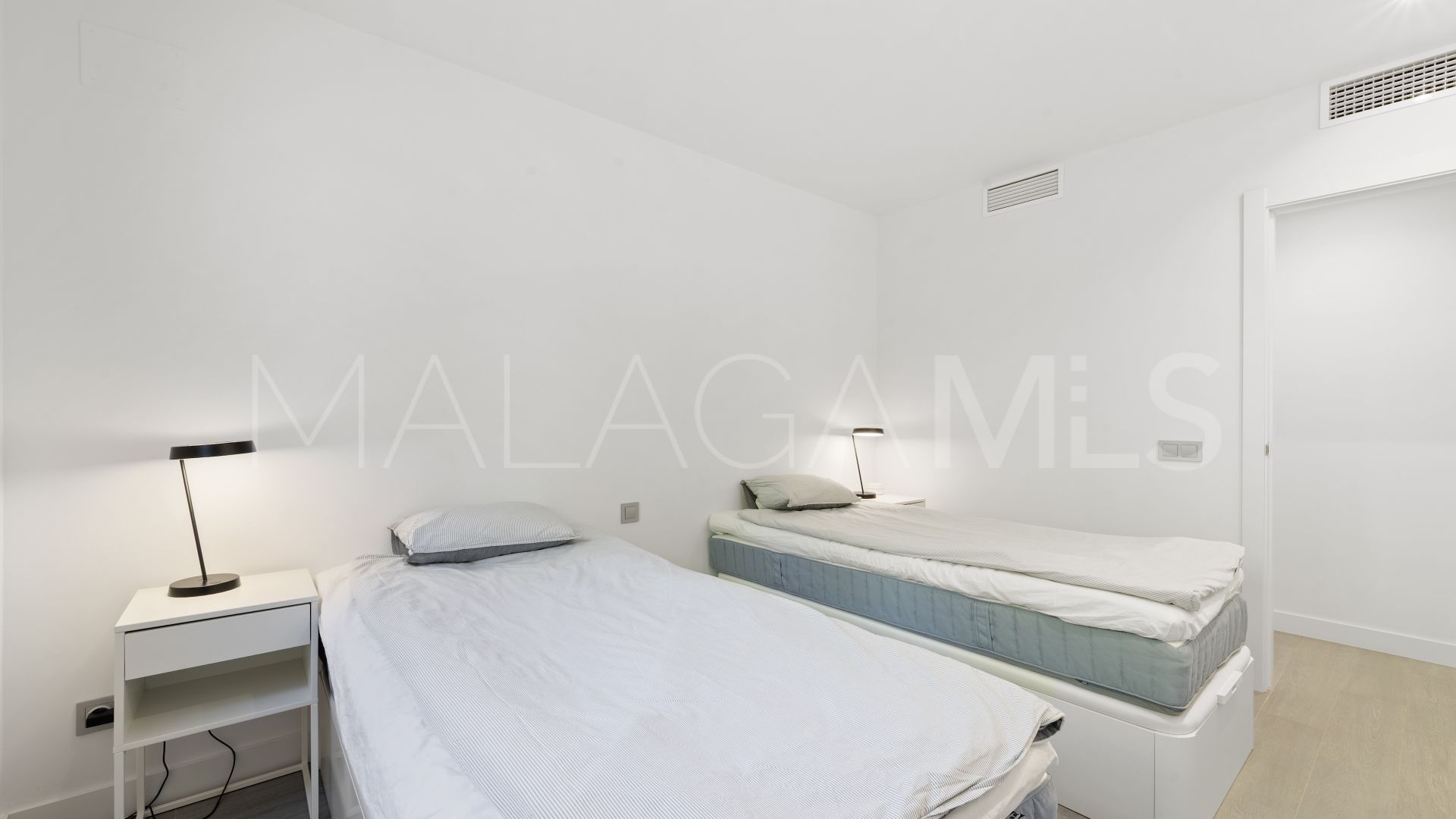 Ground floor apartment for sale in Benalmadena Pueblo with 2 bedrooms