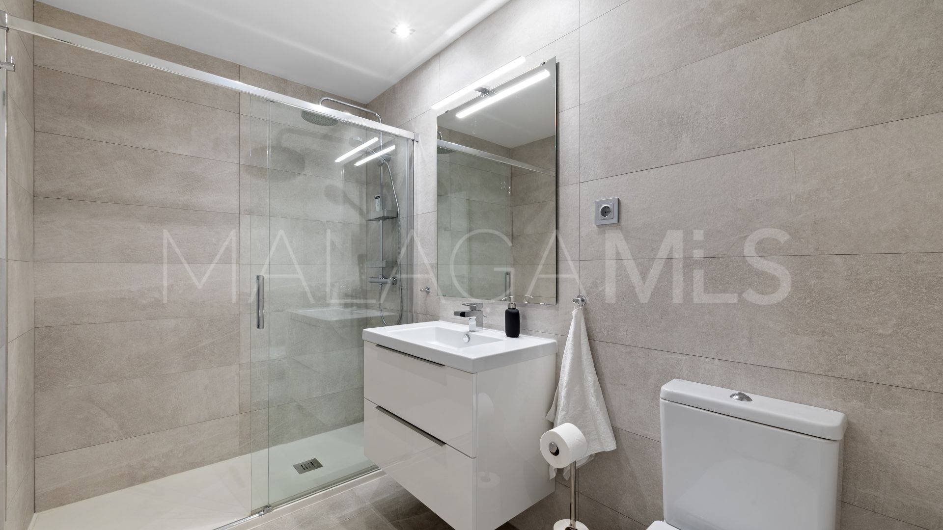 Ground floor apartment for sale in Benalmadena Pueblo with 2 bedrooms