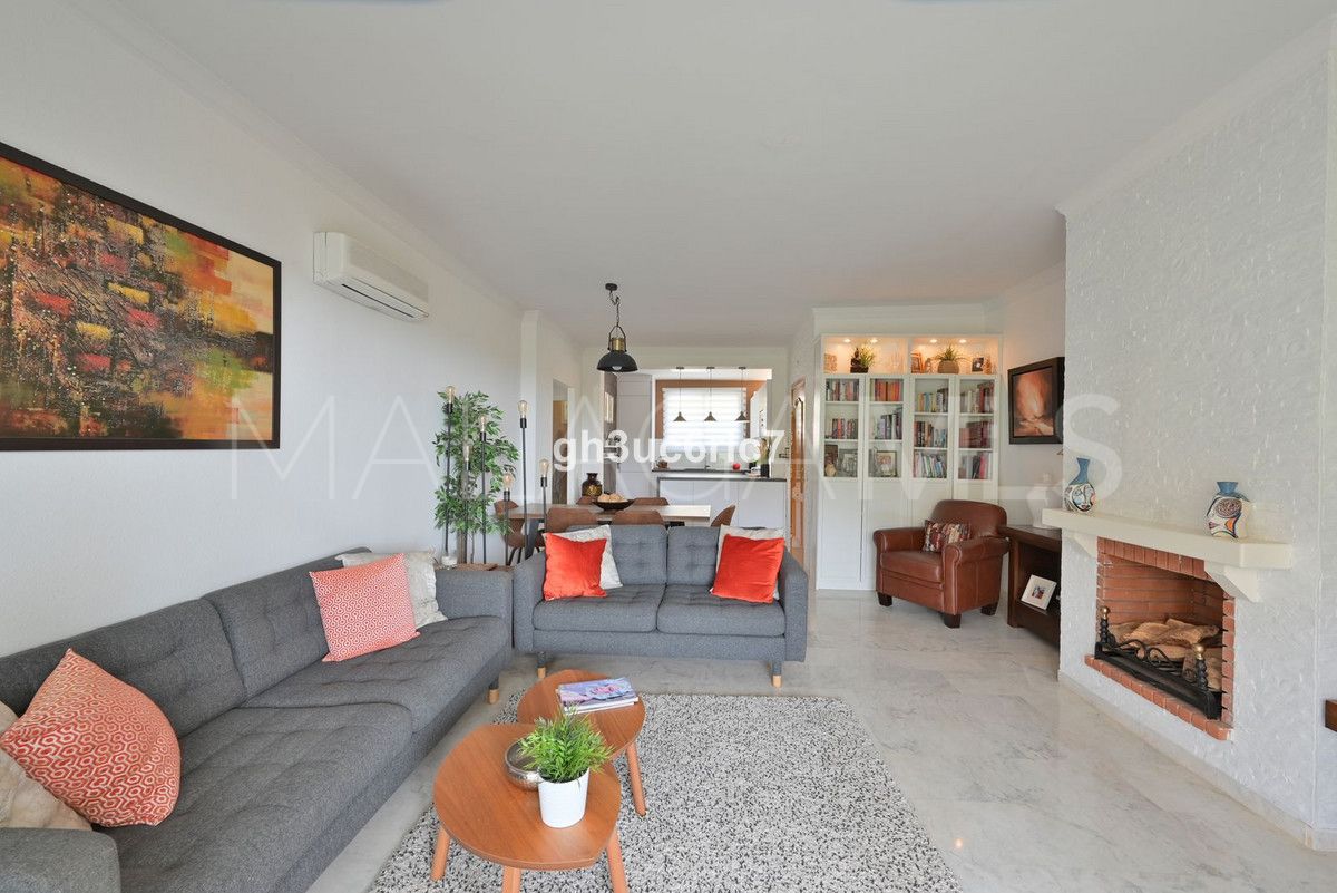 Penthouse for sale in Calahonda