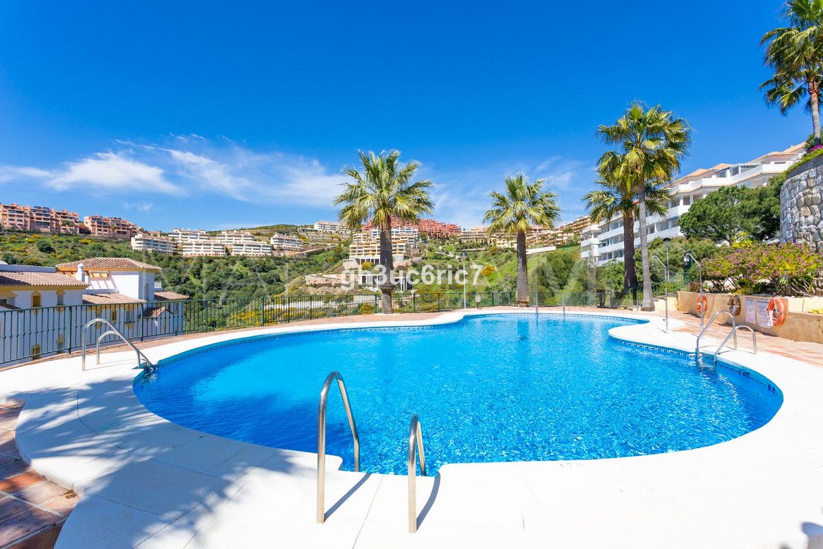 Penthouse for sale in Calahonda