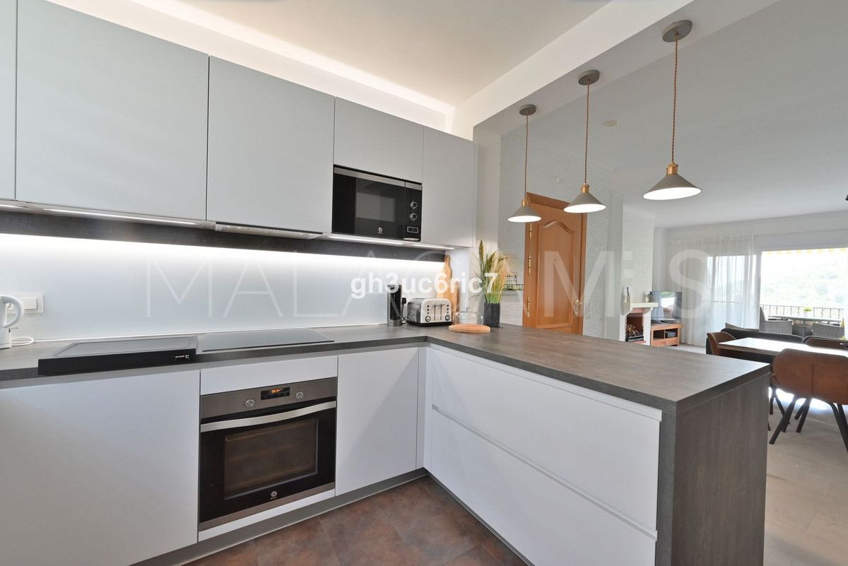 Penthouse for sale in Calahonda