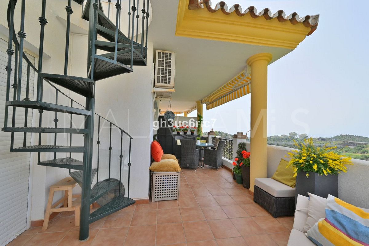 Penthouse for sale in Calahonda