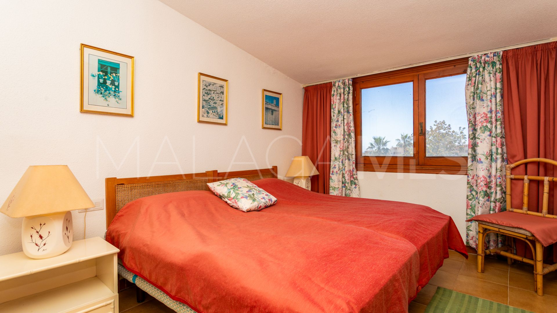 Villa for sale in Calahonda