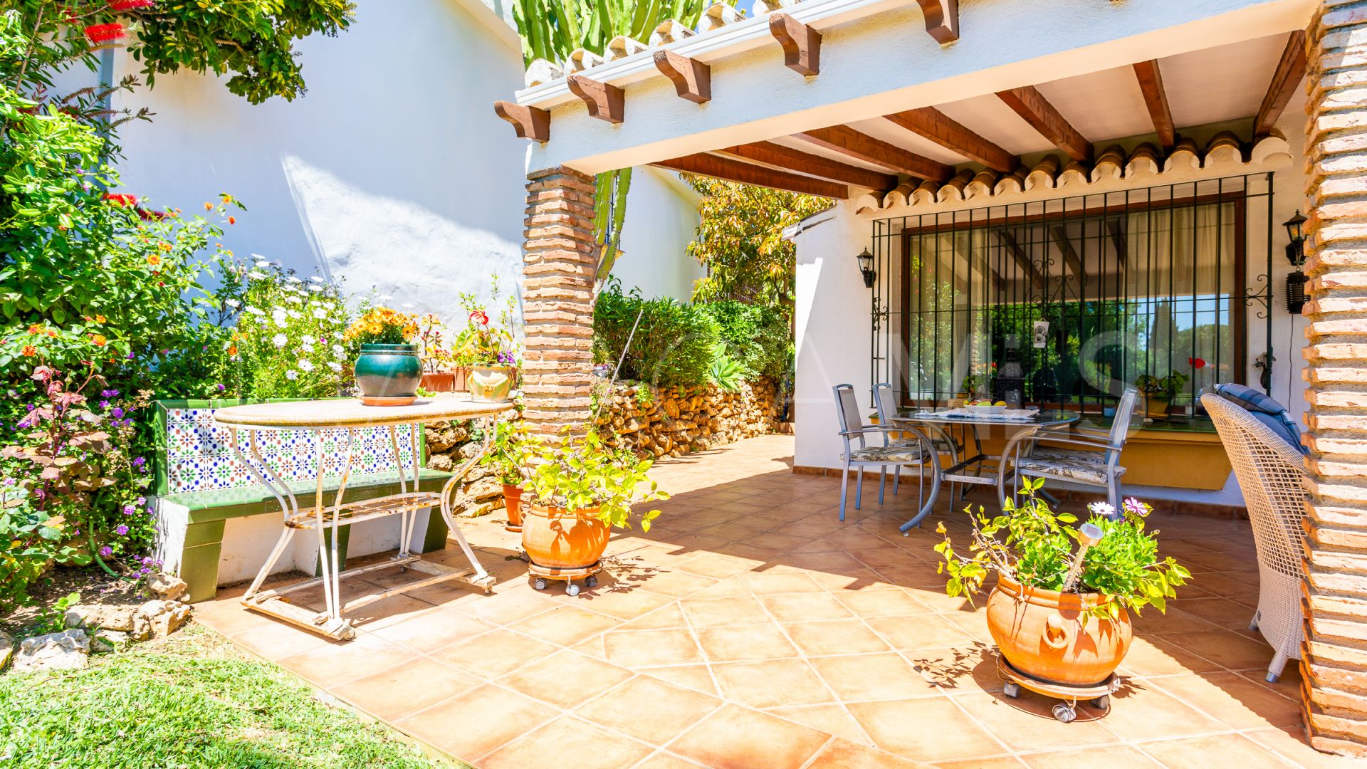 Villa for sale in Calahonda