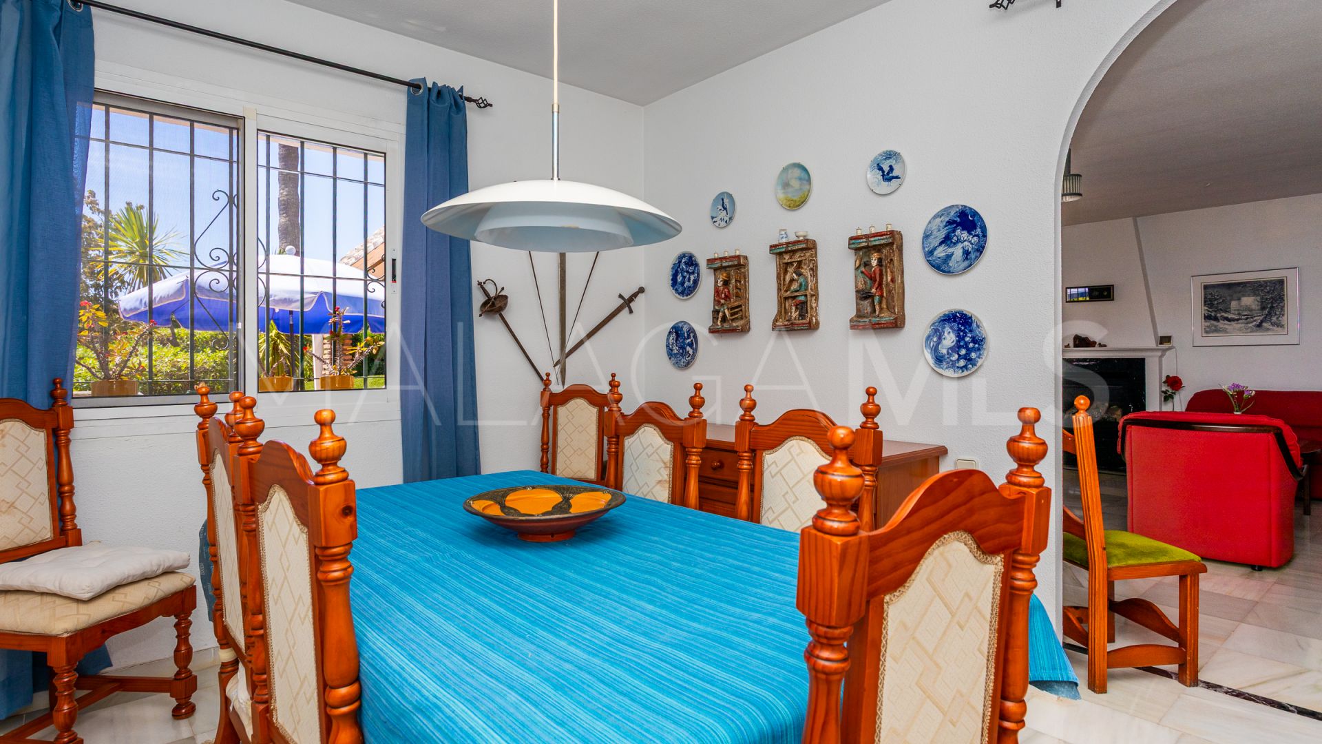 Villa for sale in Calahonda