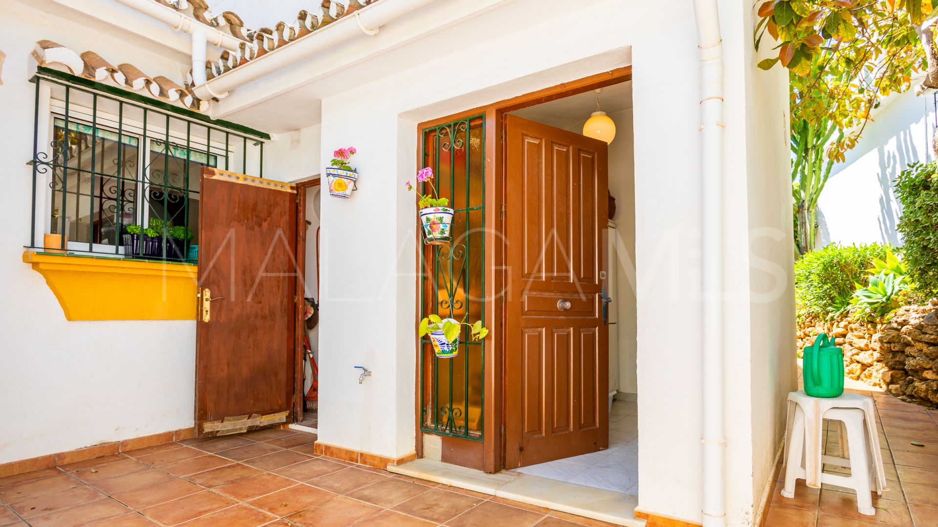 Villa for sale in Calahonda