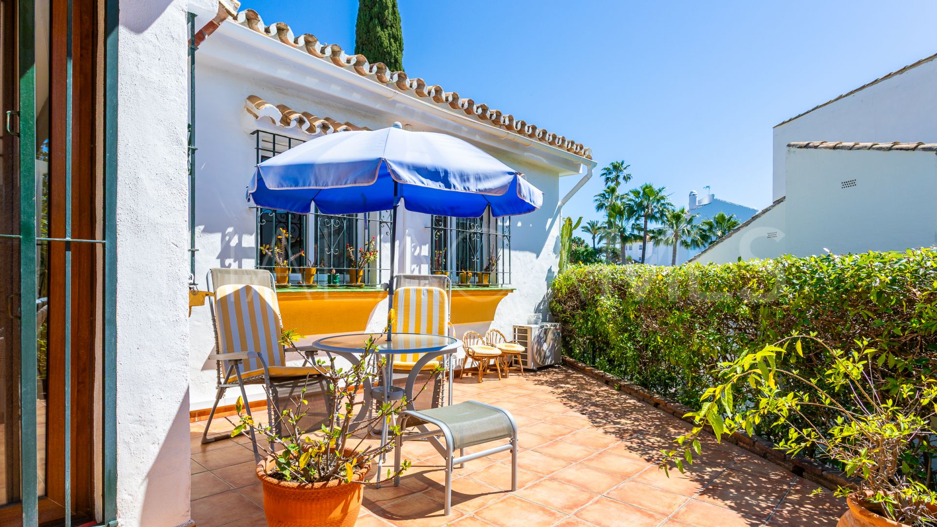 Villa for sale in Calahonda