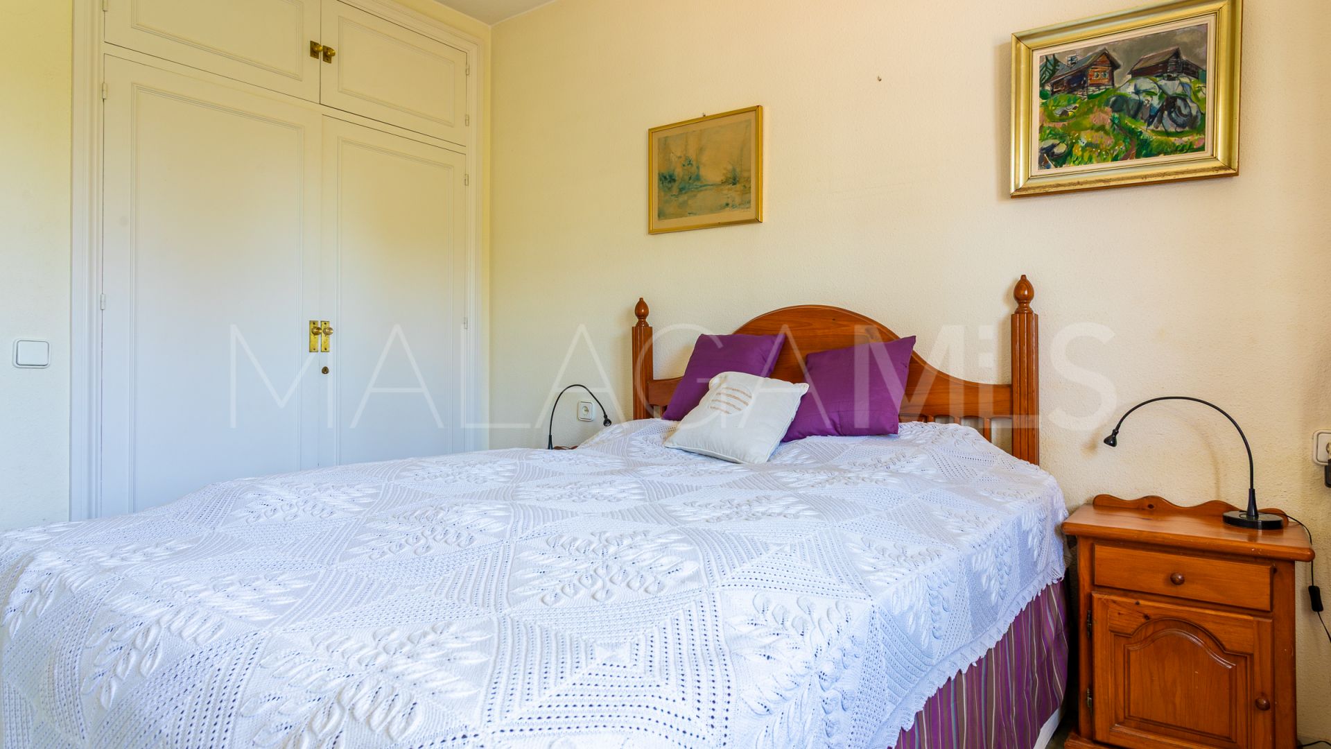 Villa for sale in Calahonda