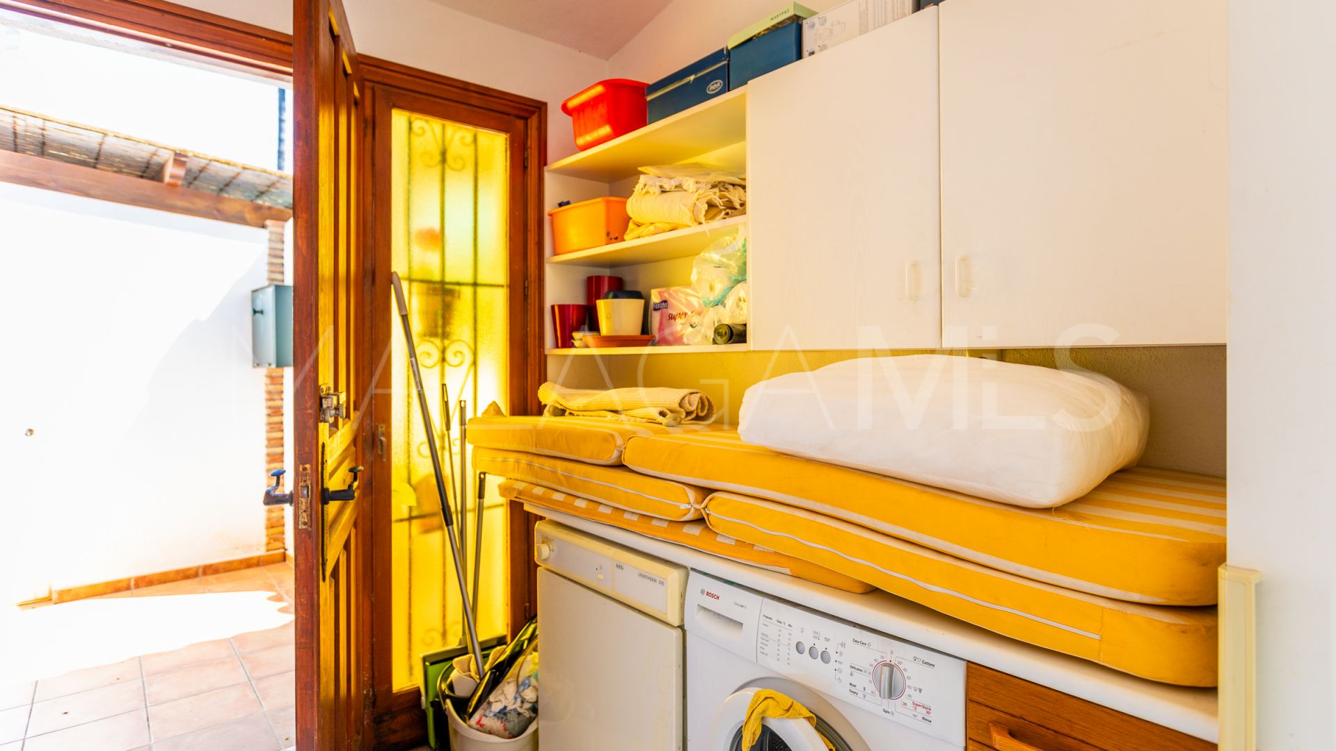 Villa for sale in Calahonda