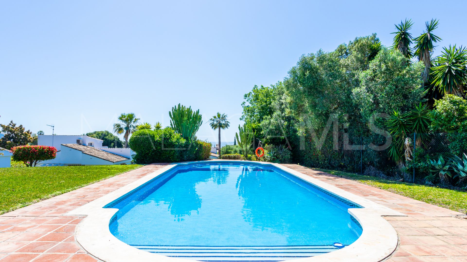 Villa for sale in Calahonda
