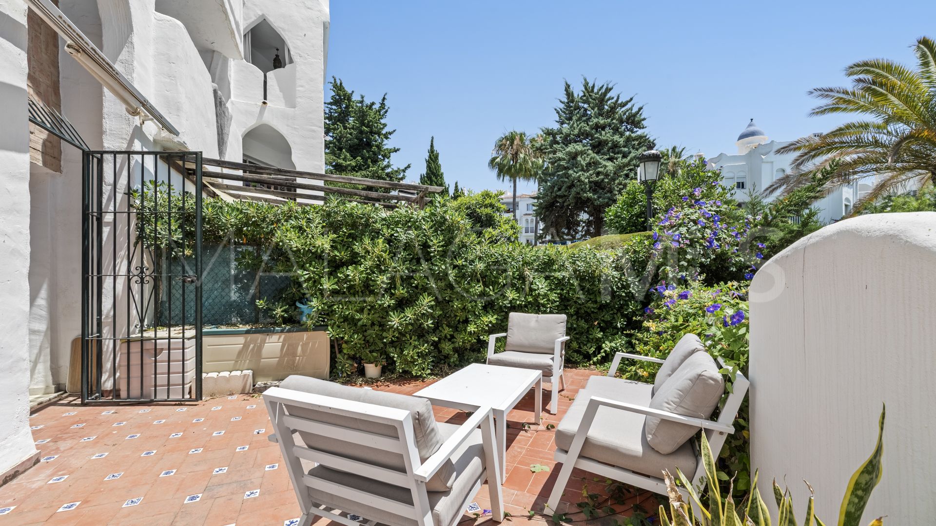 2 bedrooms Calahonda ground floor apartment for sale