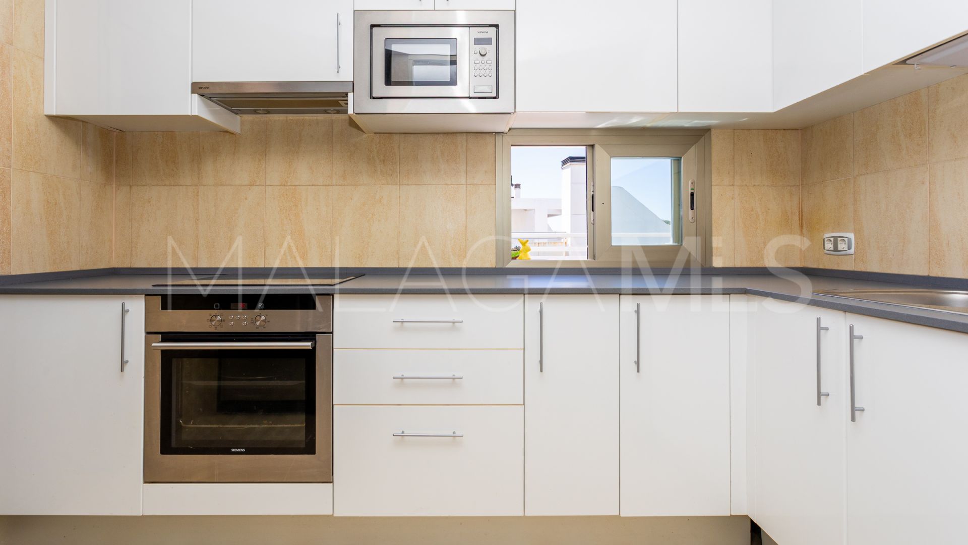 Triplex for sale in Cala de Mijas