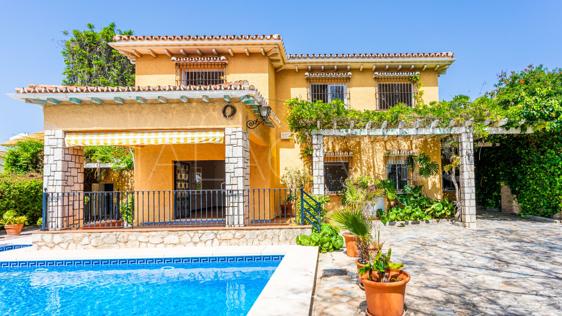 Villa for sale in Benalmadena Costa