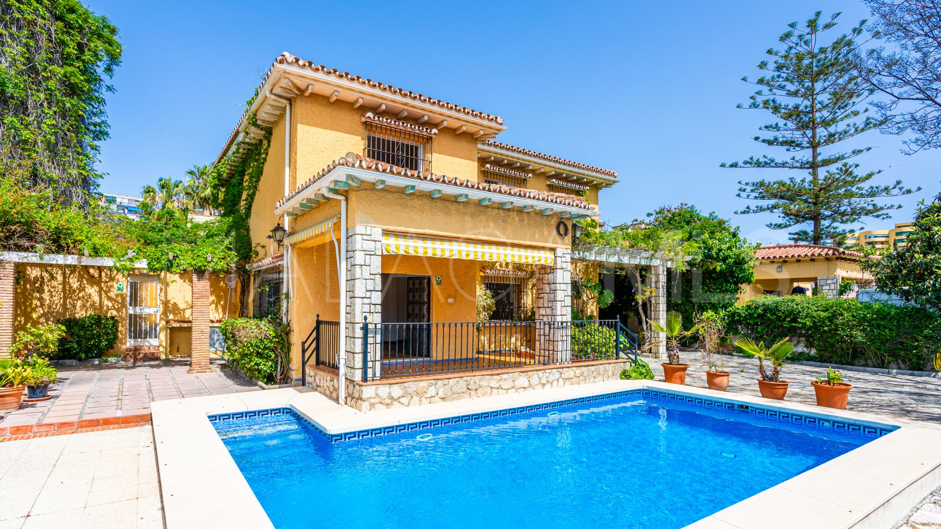 Villa for sale in Benalmadena Costa