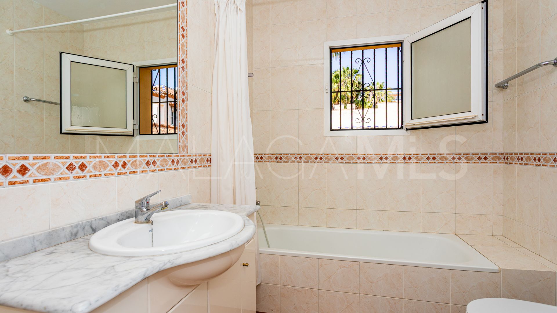 Villa for sale in Benalmadena Costa