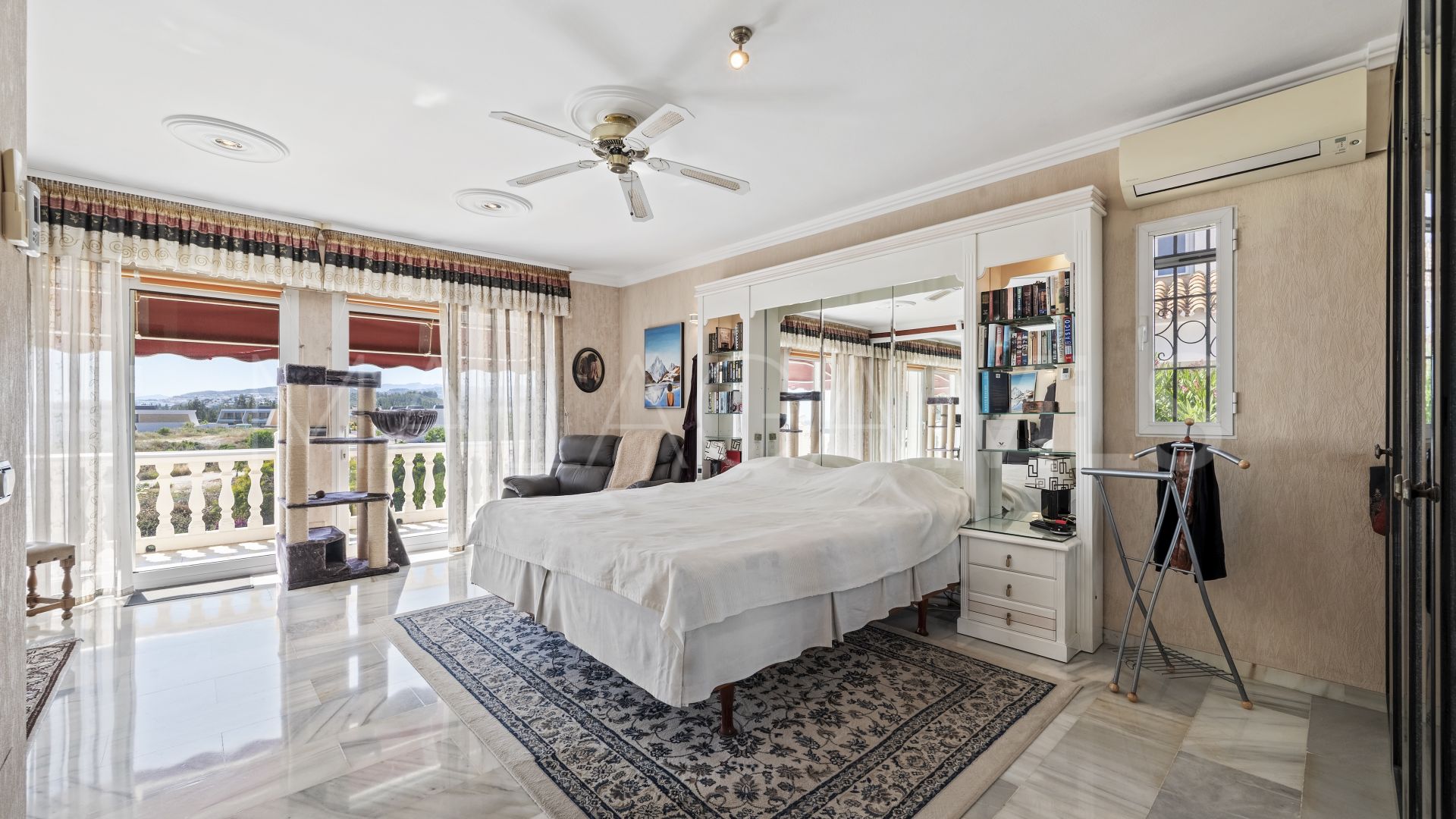 4 bedrooms villa in Las Farolas for sale