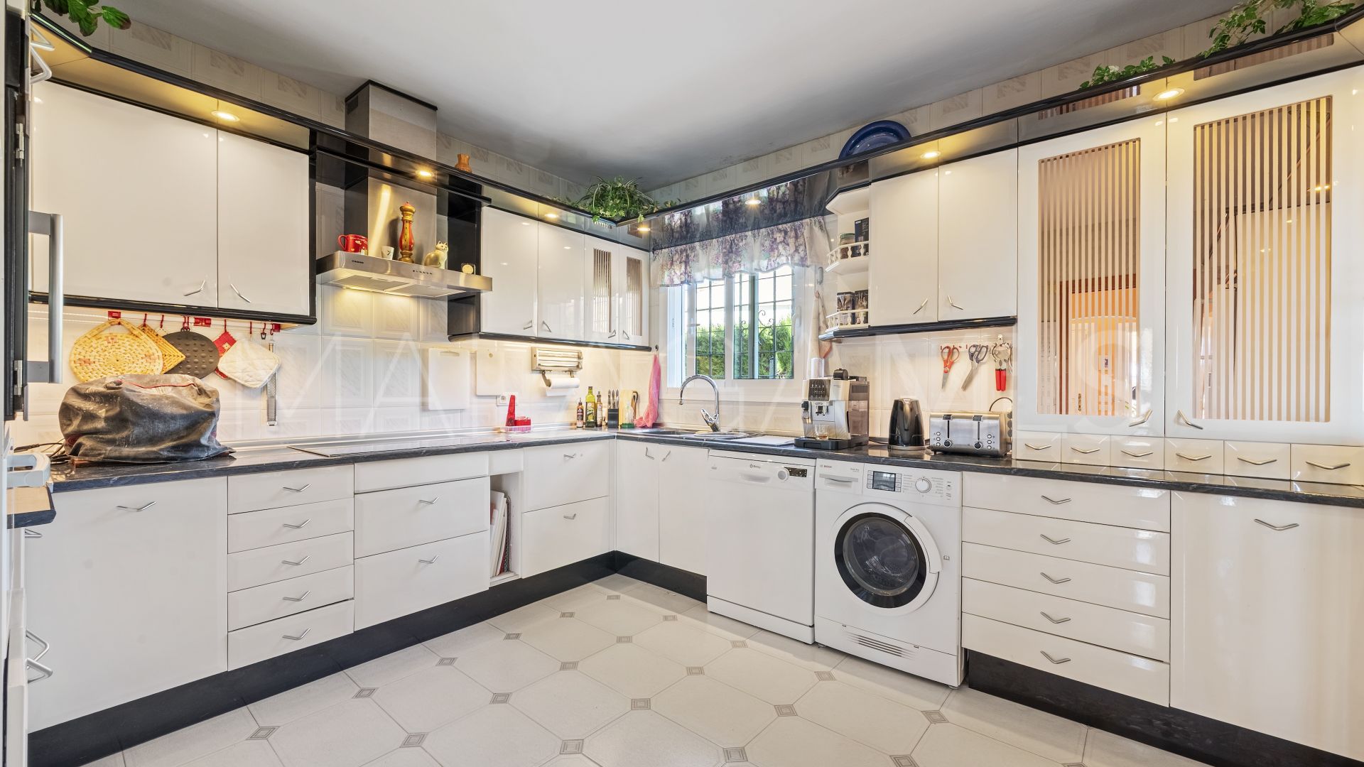 4 bedrooms villa in Las Farolas for sale