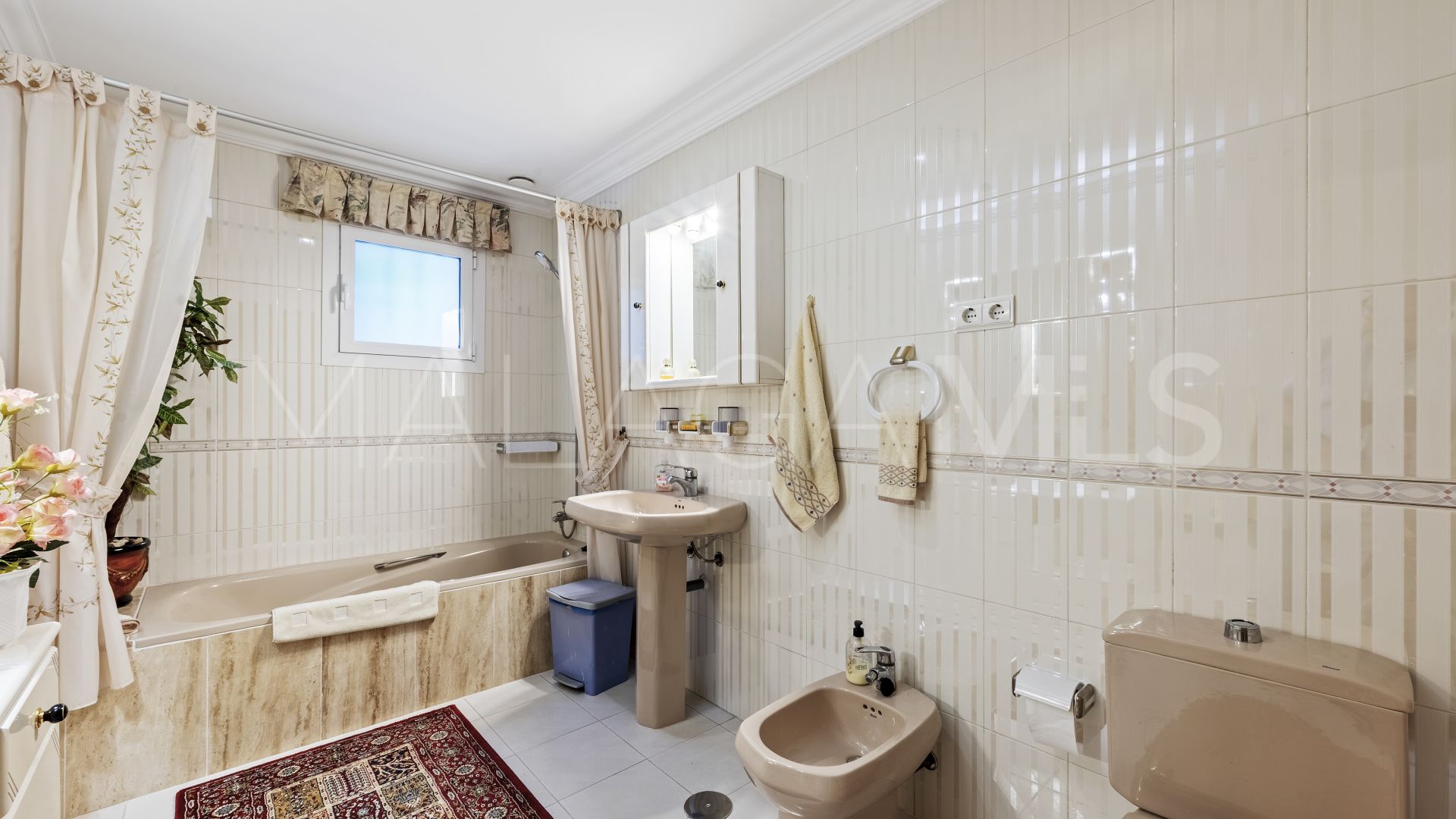 4 bedrooms villa in Las Farolas for sale