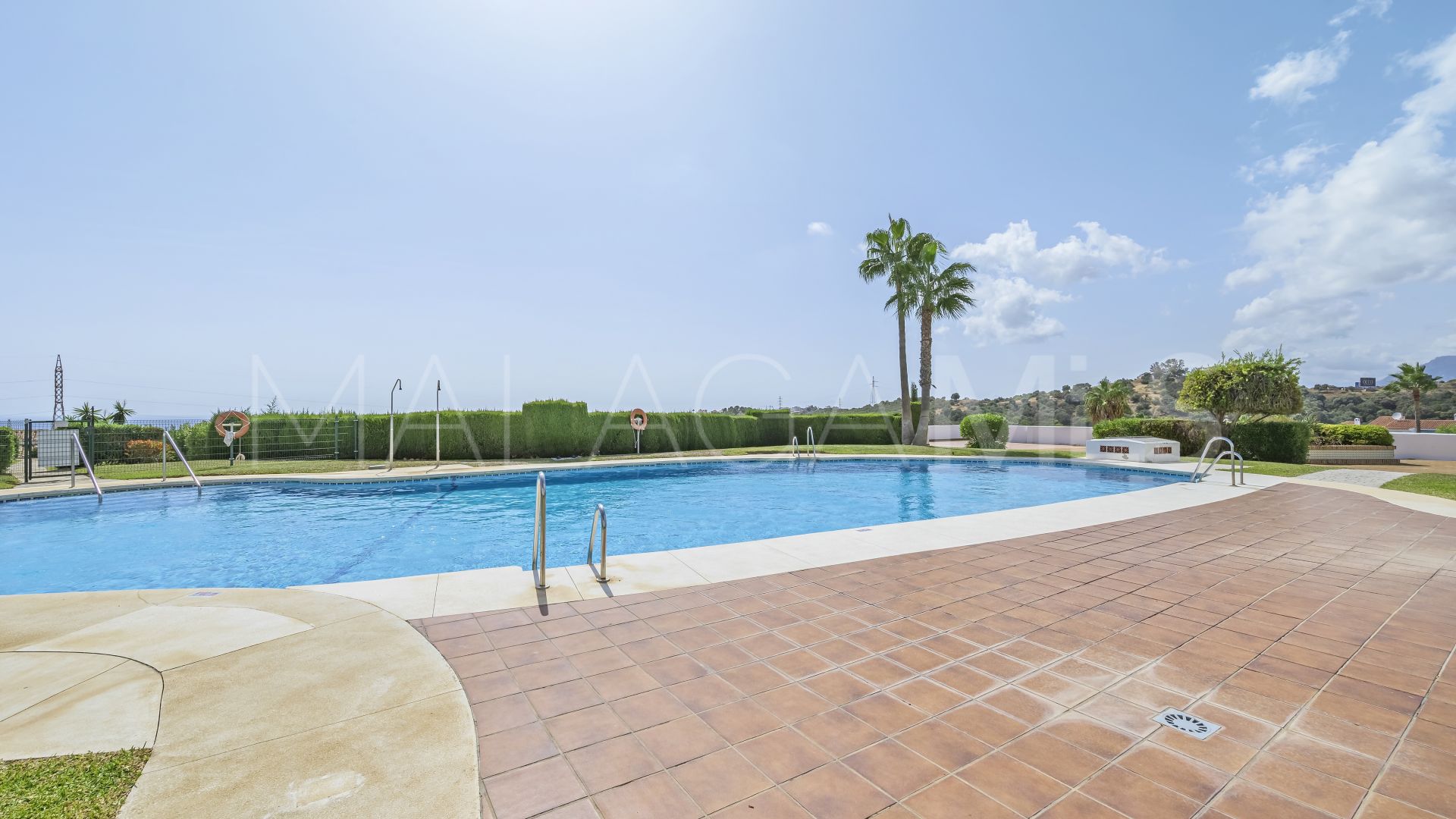 Apartment in Calahonda for sale