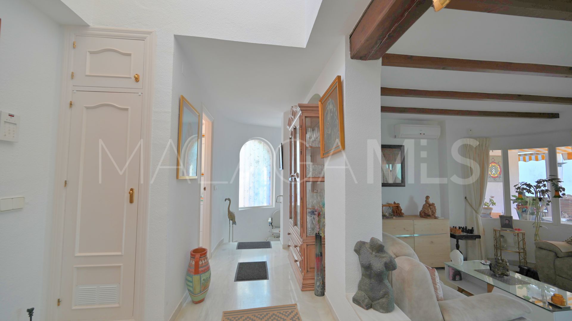 For sale semi detached house in Calahonda with 3 bedrooms