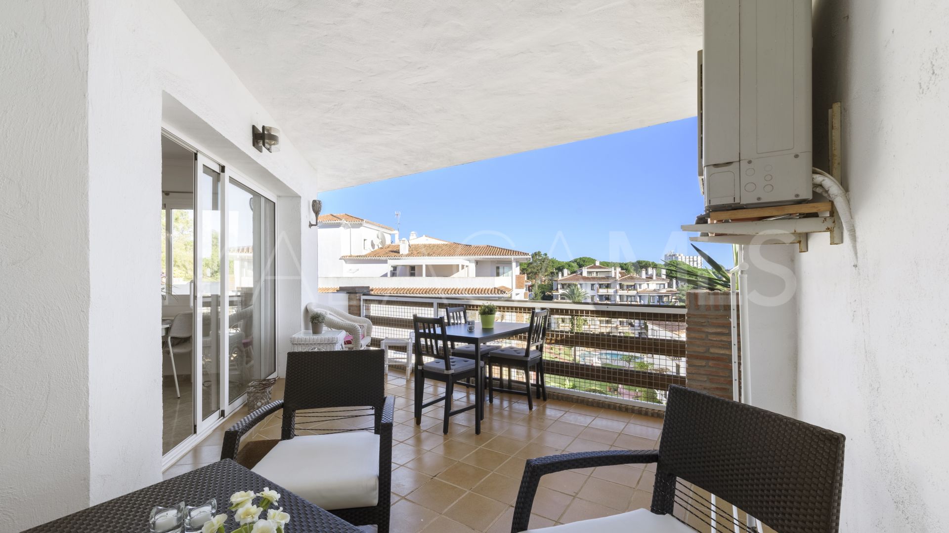 For sale 2 bedrooms penthouse in Calahonda