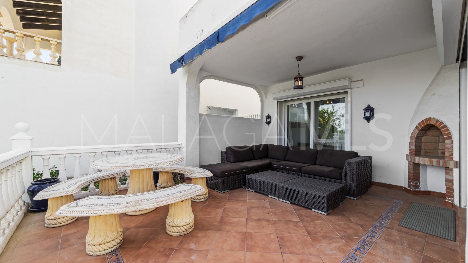 Villa a la venta in Calahonda with 3 bedrooms