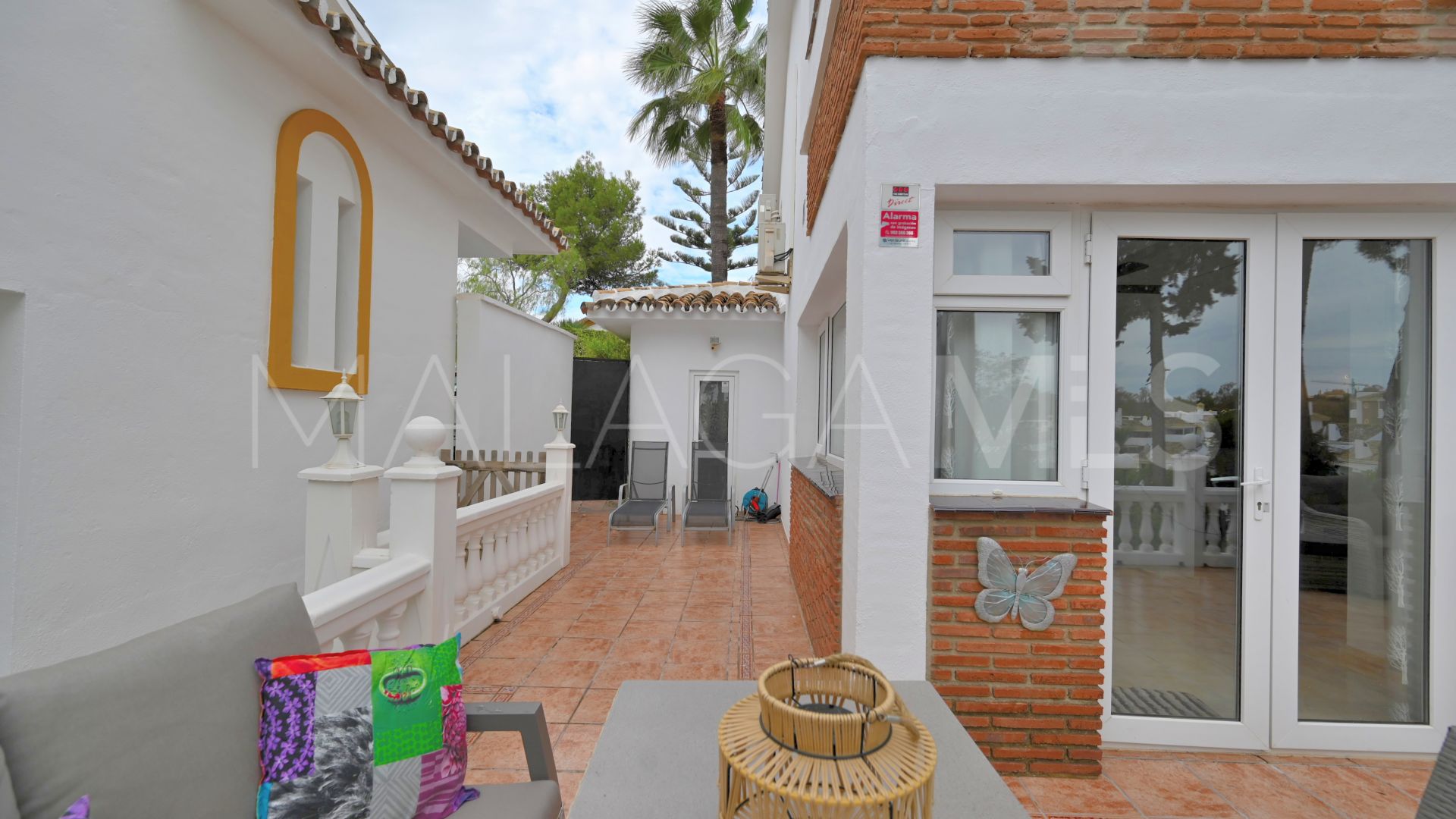 Villa for sale in Calahonda