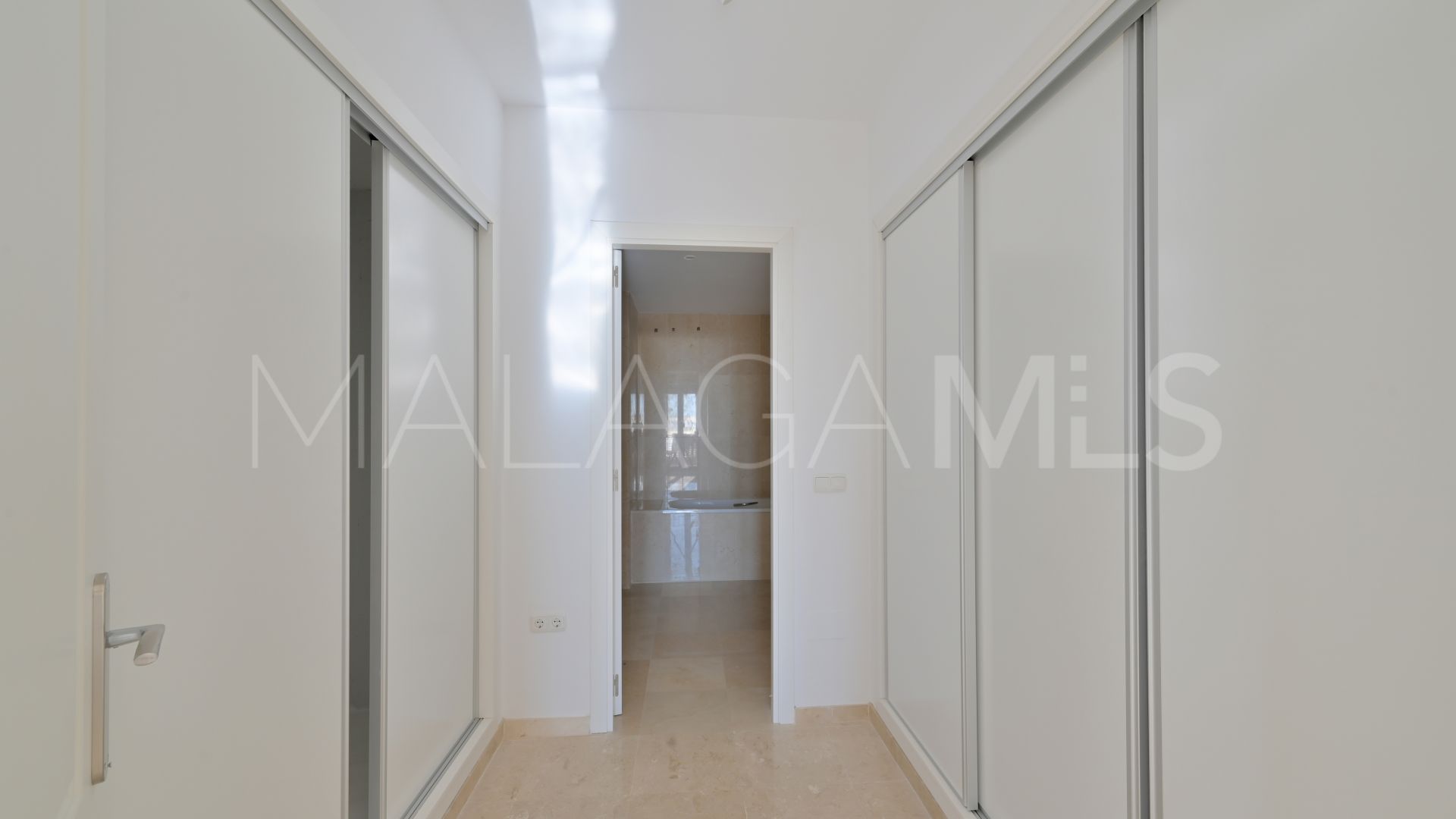 Ground floor apartment with 2 bedrooms for sale in Calahonda