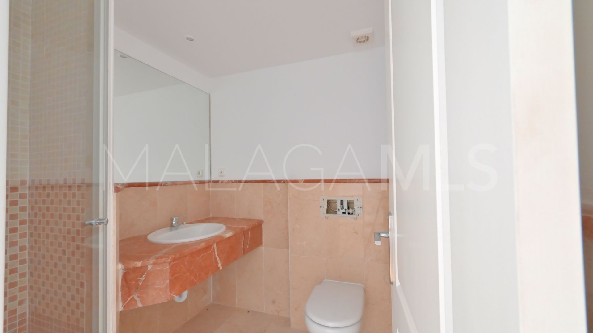 Ground floor apartment for sale in Calahonda