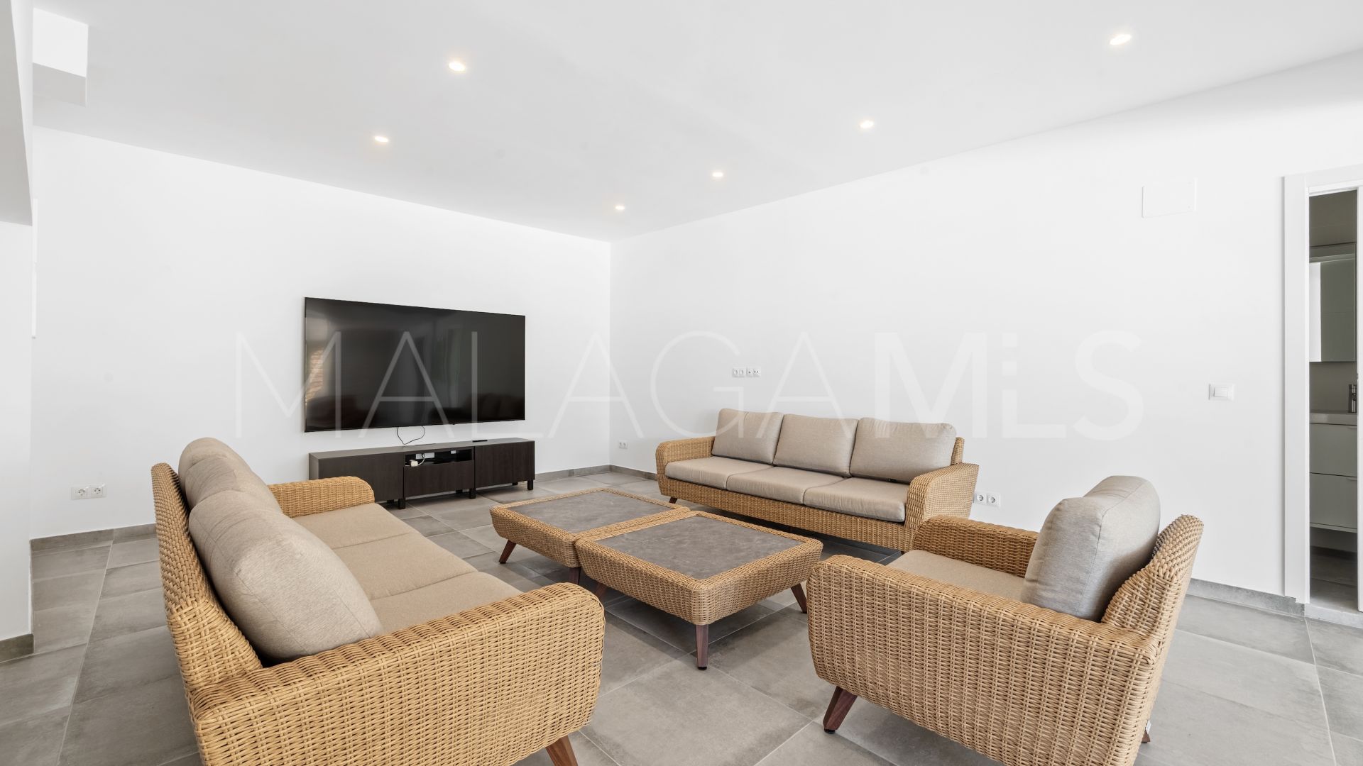 Villa for sale in Cerros del Aguila