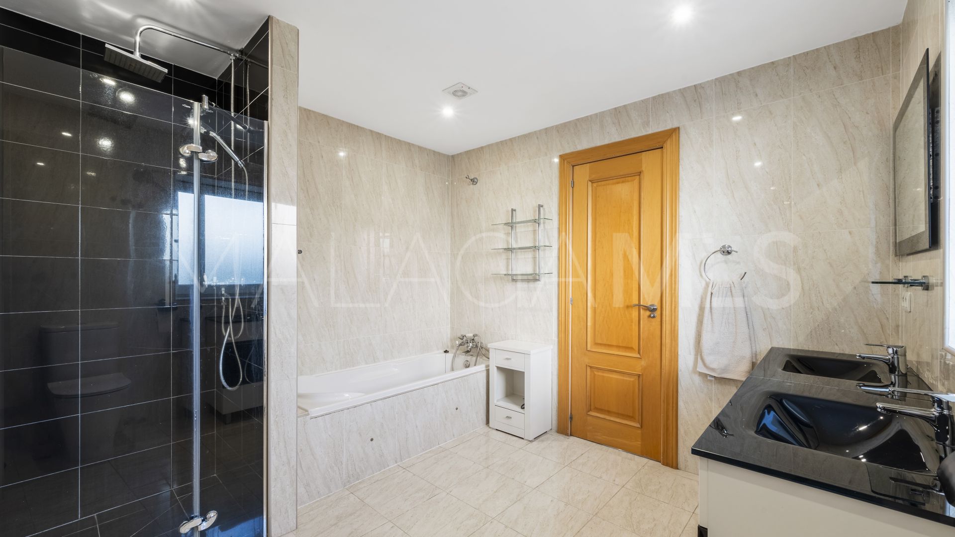 Villa for sale in Cerros del Aguila