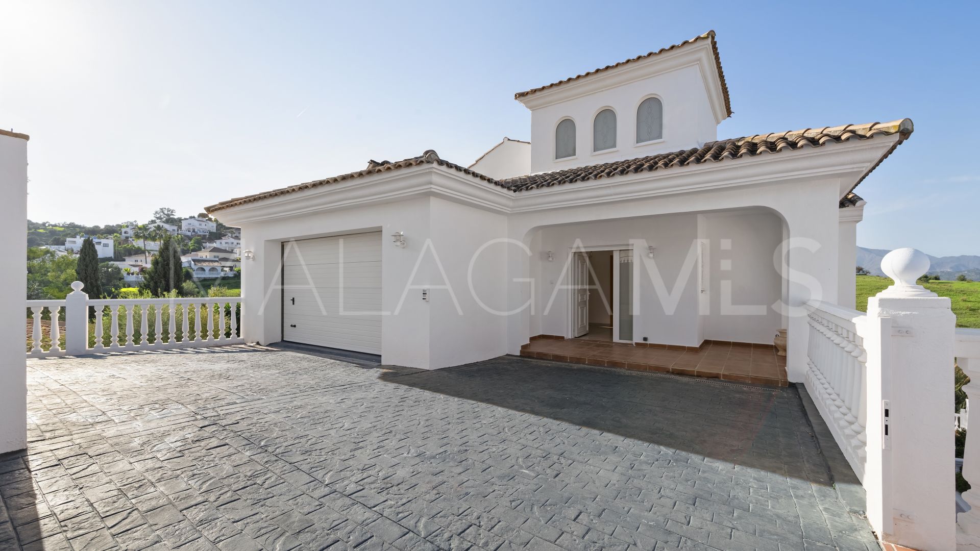 Villa for sale in Cerros del Aguila