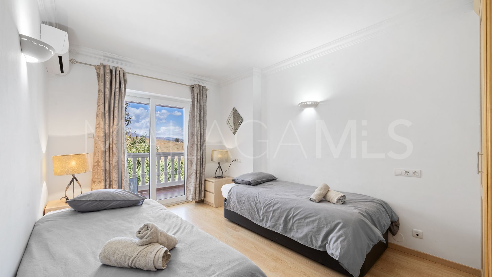 Villa for sale in Cerros del Aguila