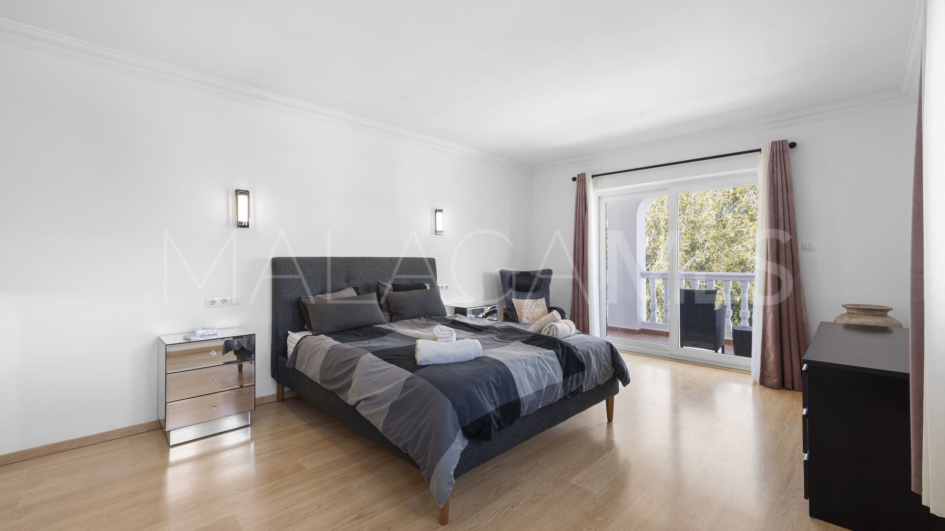 Villa for sale in Cerros del Aguila