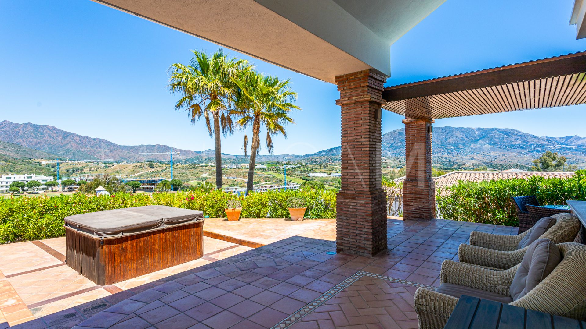 Villa for sale in La Cala Golf Resort