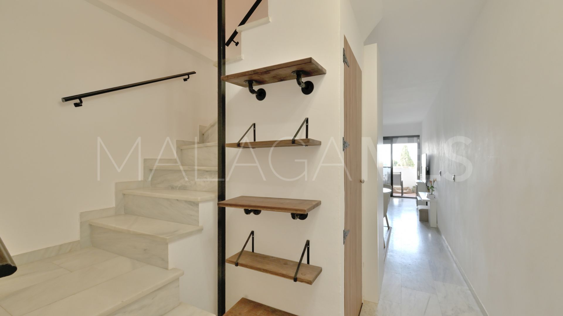 Duplex for sale in Calahonda with 2 bedrooms